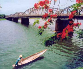Romantic Perfume River in Hue - Vietnamtravelblog