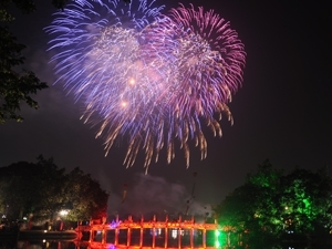 Hanoi fireworks on National Day - Vietnamtravelblog