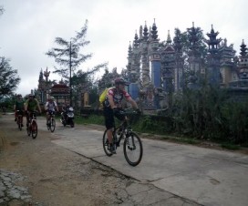 Hue tour visits villages - Vietnamtravelblog