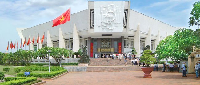 Ho-Chi-Minh-Museum-Bao-tang-Ho-Chi-Minh