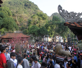 Huong Pagoda Festival - Vietnamtravelblog - Vietnamvisa