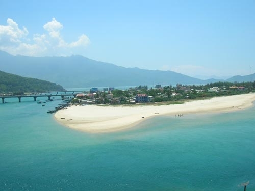 Doc Let Beach in Nha Trang - Vietnamtravelguide - Vietnamvisa