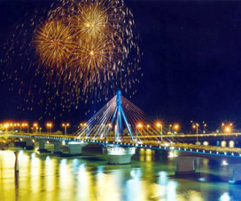 promoting Sparkling Han River in hanoi - Vietnamtravelblog - Vietnamvisa - Vietnamtour
