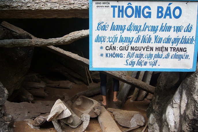 the cave door - Vietnamtravelblog